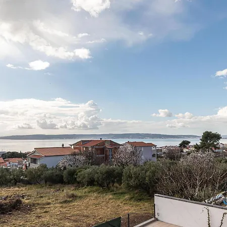 2 Bedroom Gorgeous In Kastel Gomilica Kastela