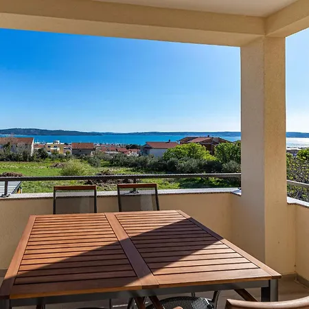 2 Bedroom Gorgeous In Kastel Gomilica