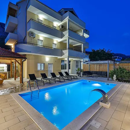 2 Bedroom Gorgeous In Kastel Gomilica Apartment Kastela
